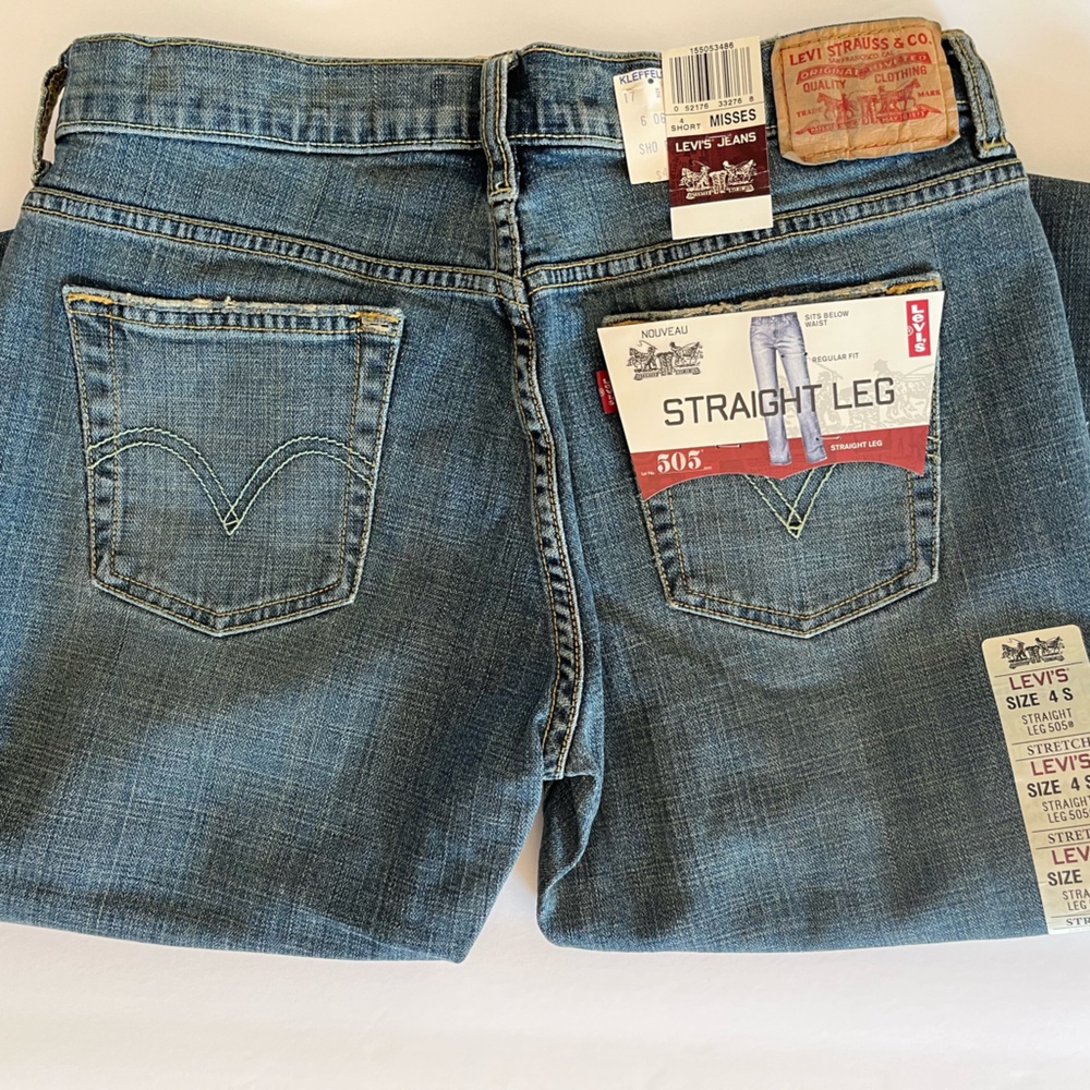 NWT Levi”s Straight Leg 505 Size 4S misses regular fit stretch sits below waist